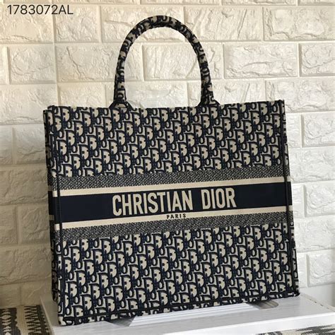 christian dior tote bag schwarz|christian dior tote bag price original.